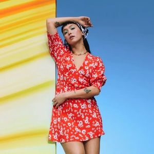 NWOT Red Floral Puff Sleeve Swing Dress sz 4